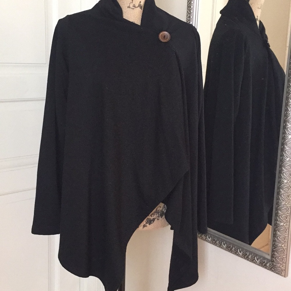 Bobeau wrap with sleeves